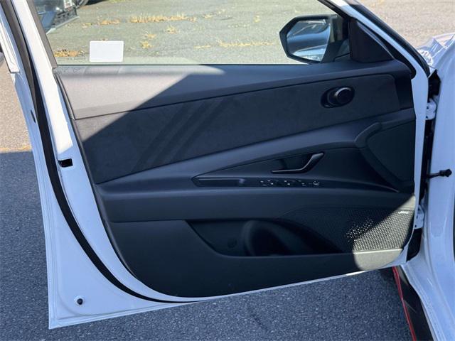 2025 Hyundai Elantra Base photo 23