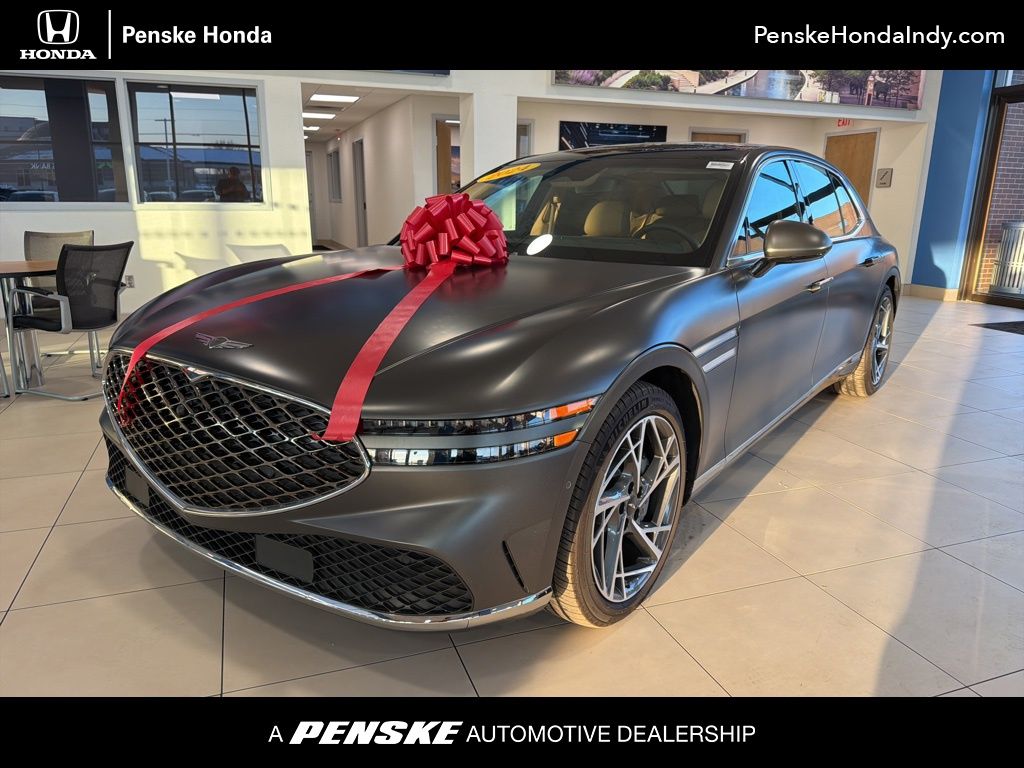 2024 GENESIS G90 Base's photo