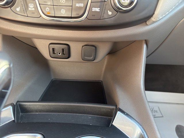 2021 Chevrolet Traverse Cloth photo 28