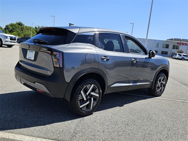 2025 Nissan Kicks SV photo 11