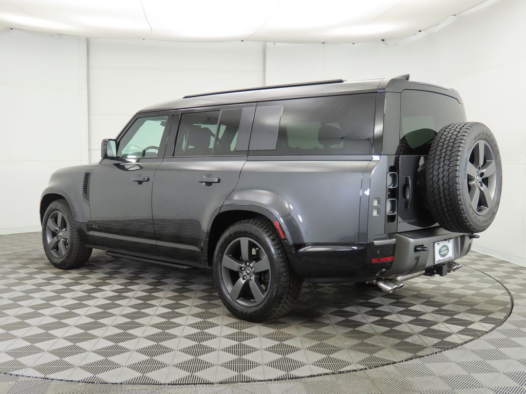 2025 Land Rover Defender 130 V8 photo 7