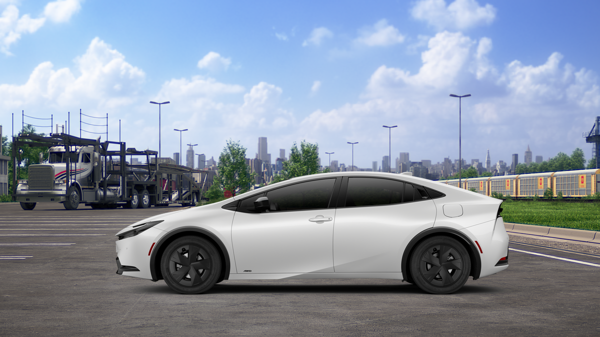 2026 Toyota Prius LE photo 4