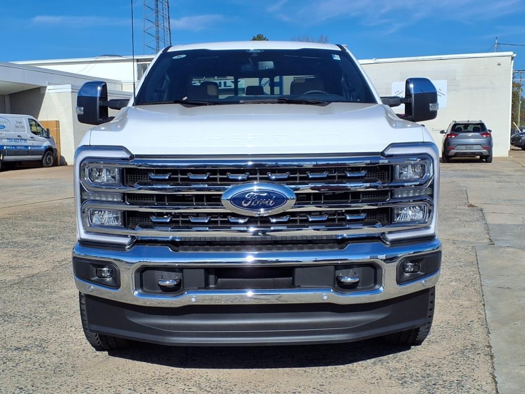 2024 Ford F-350 Lariat photo 2