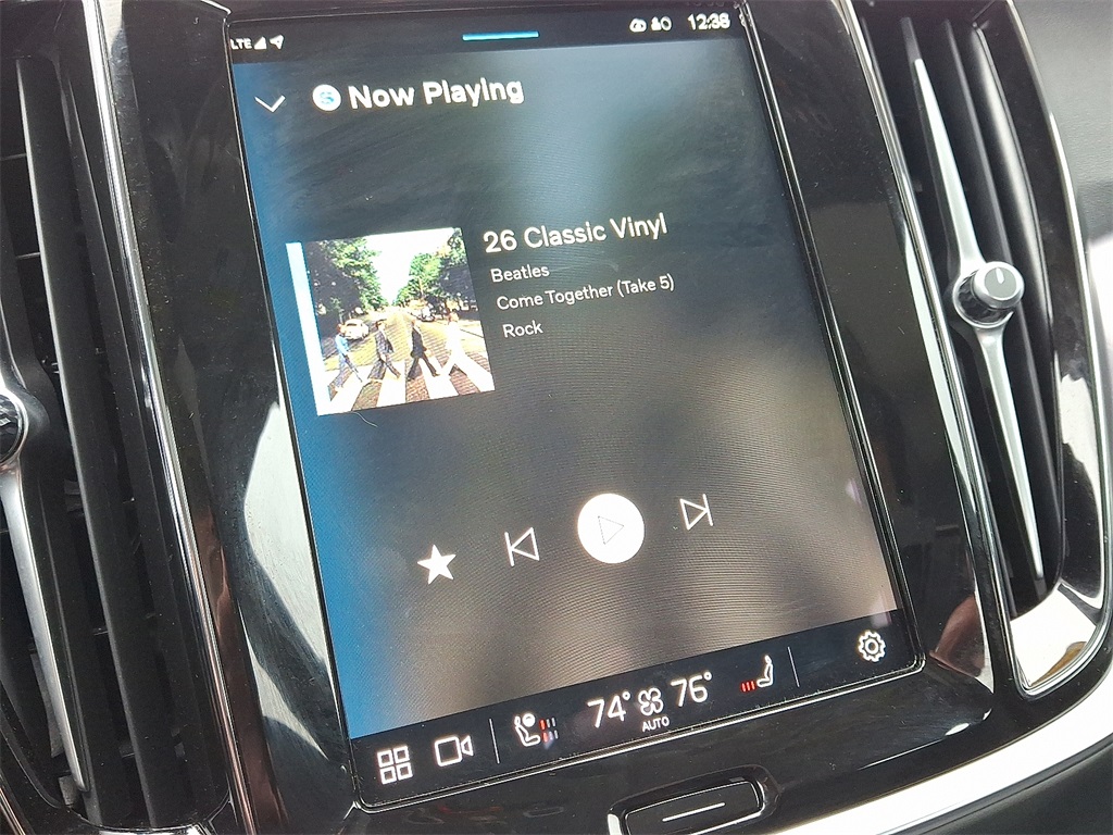 2025 Volvo S60 B5 Core photo 18