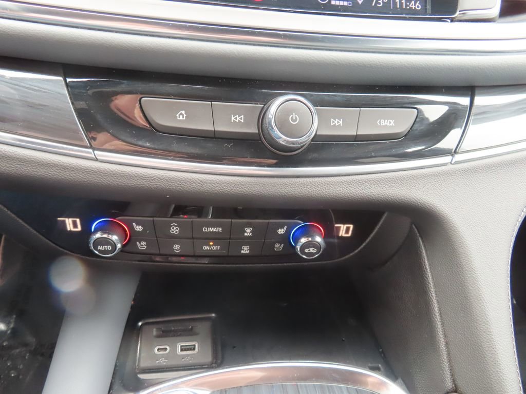 2024 Buick Enclave Premium photo 7