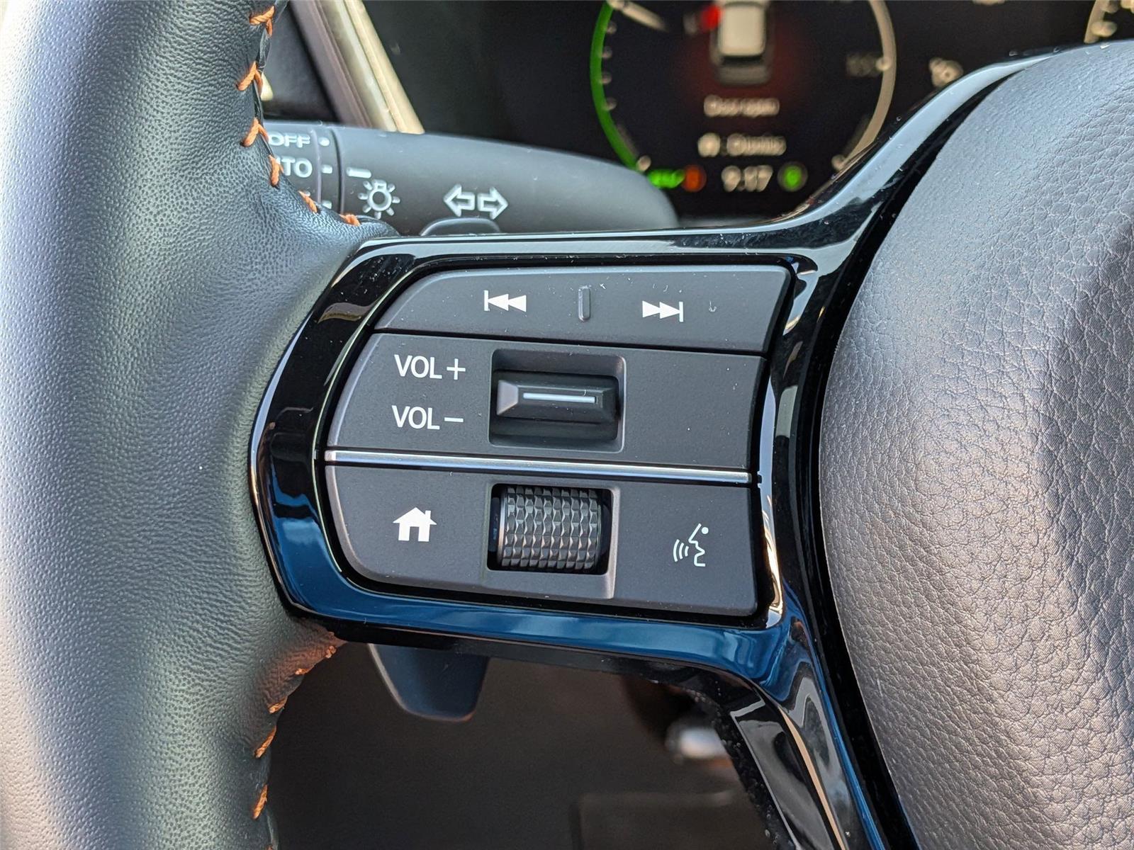 2025 Honda CR-V Hybrid Sport Touring photo 17