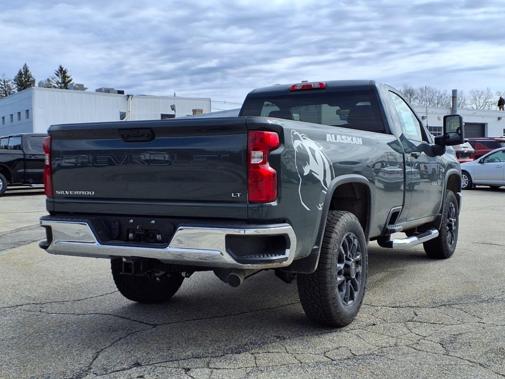 2025 Chevrolet Silverado 2500HD LT photo 3