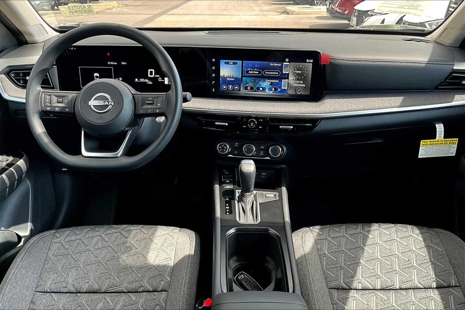 2025 Nissan Kicks SV photo 2