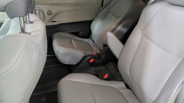 Used 2024 SILVER Toyota XLE image 21