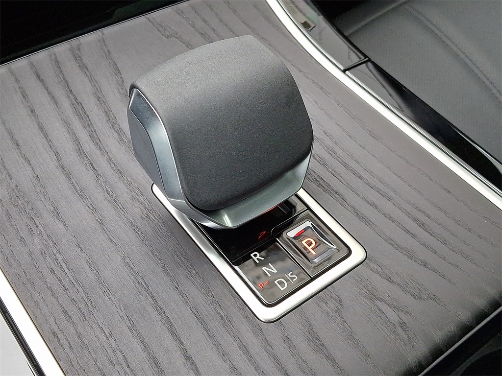 2026 Land Rover Range Rover Evoque S photo 4