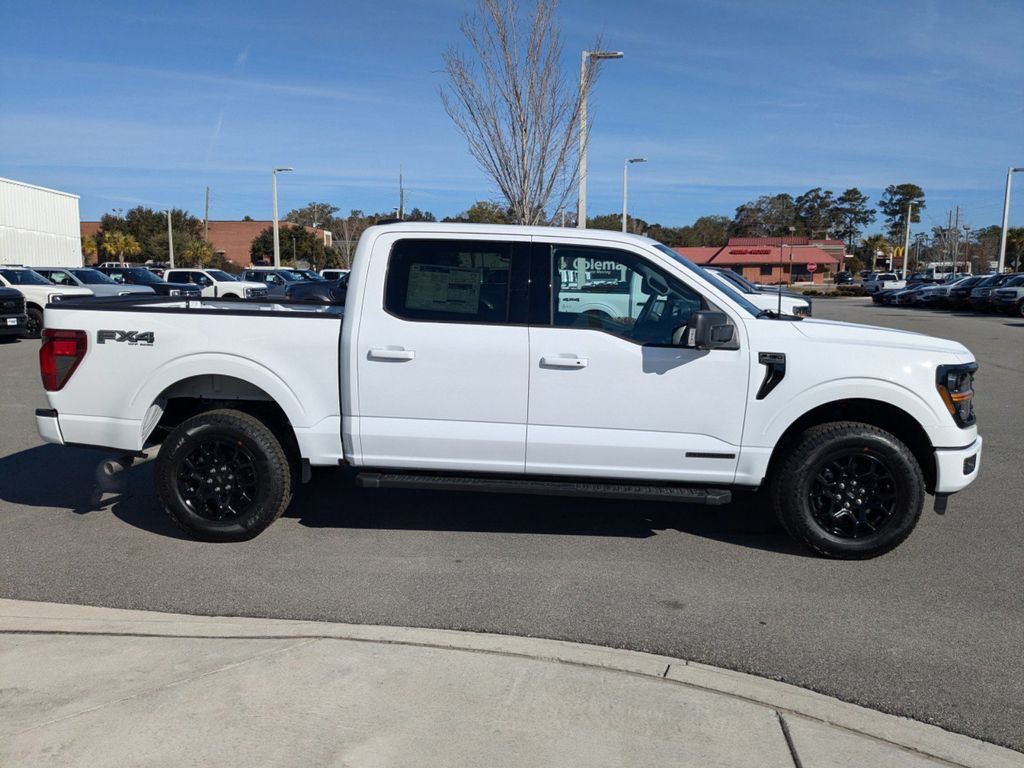 2025 Ford F-150 XLT photo 3
