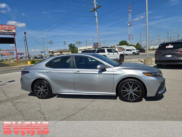 2024 Toyota Camry SE photo 2