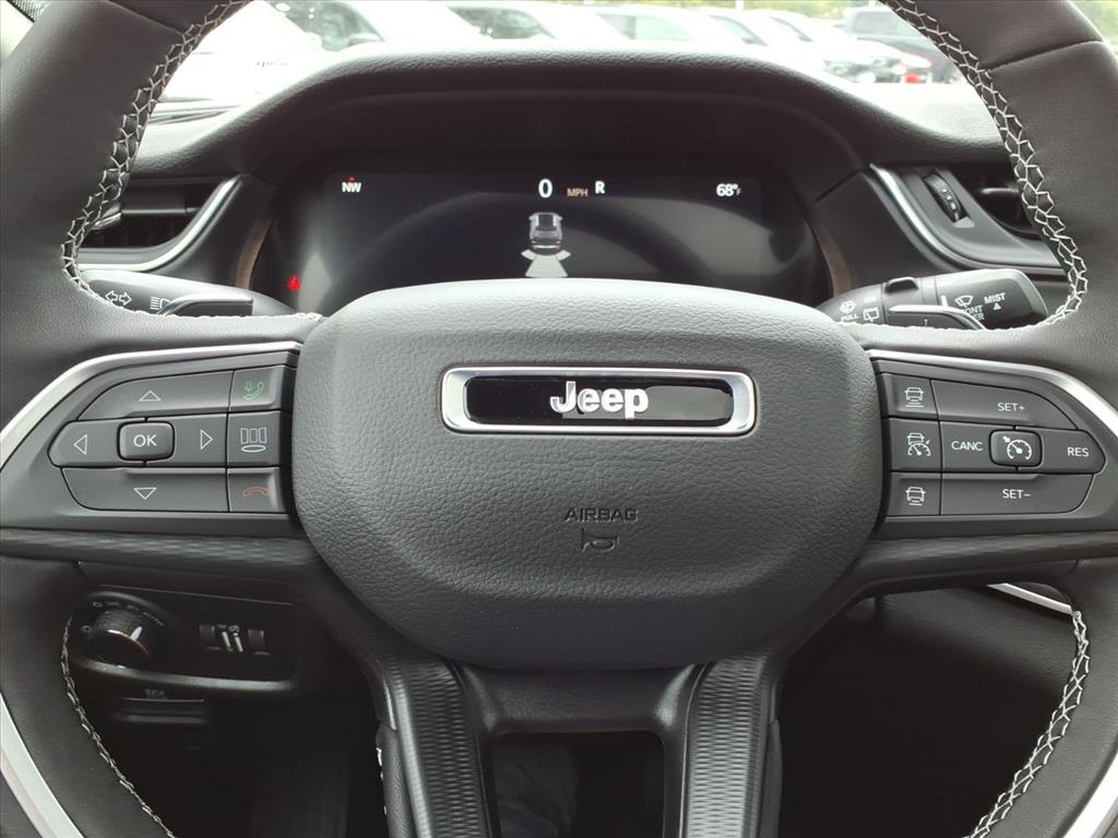 2025 Jeep Grand Cherokee Altitude X photo 17