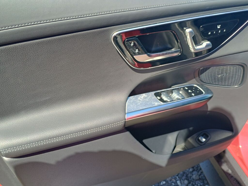 2025 Mercedes Benz GLC 300 4MATIC photo 10