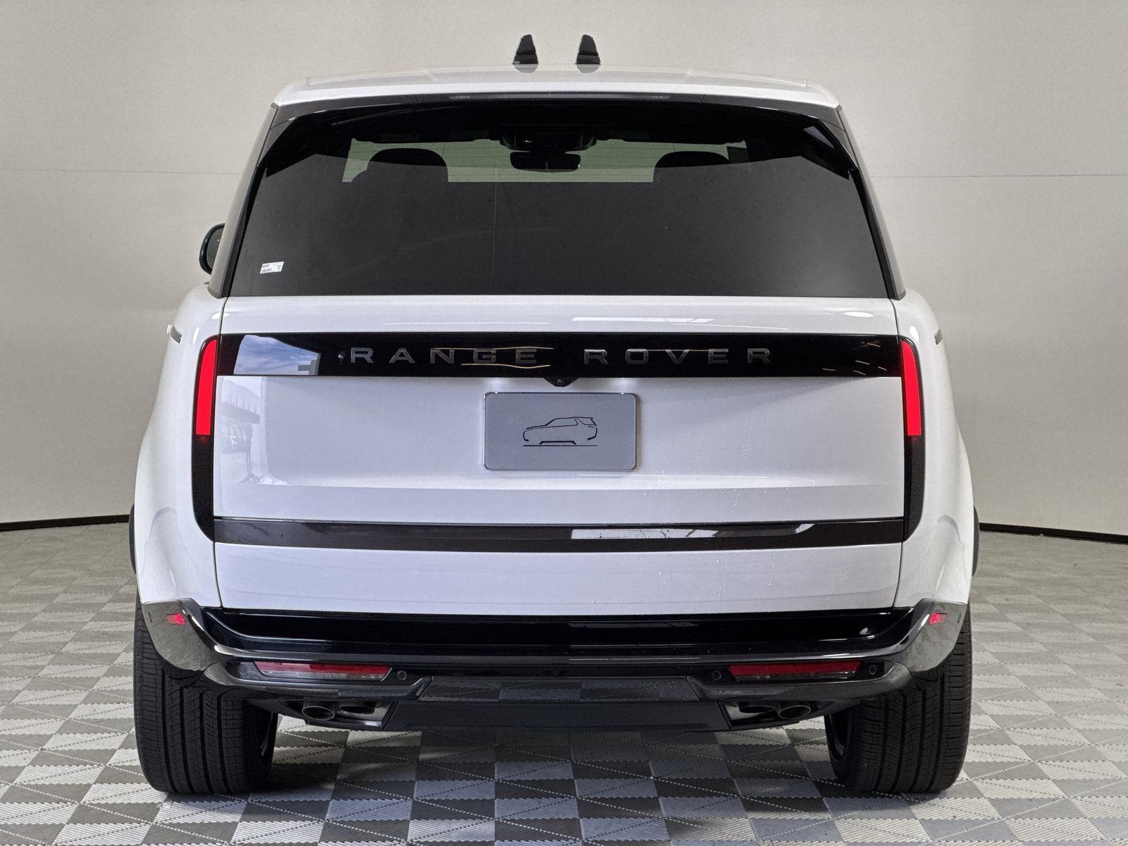 2025 Land Rover Range Rover SE photo 4