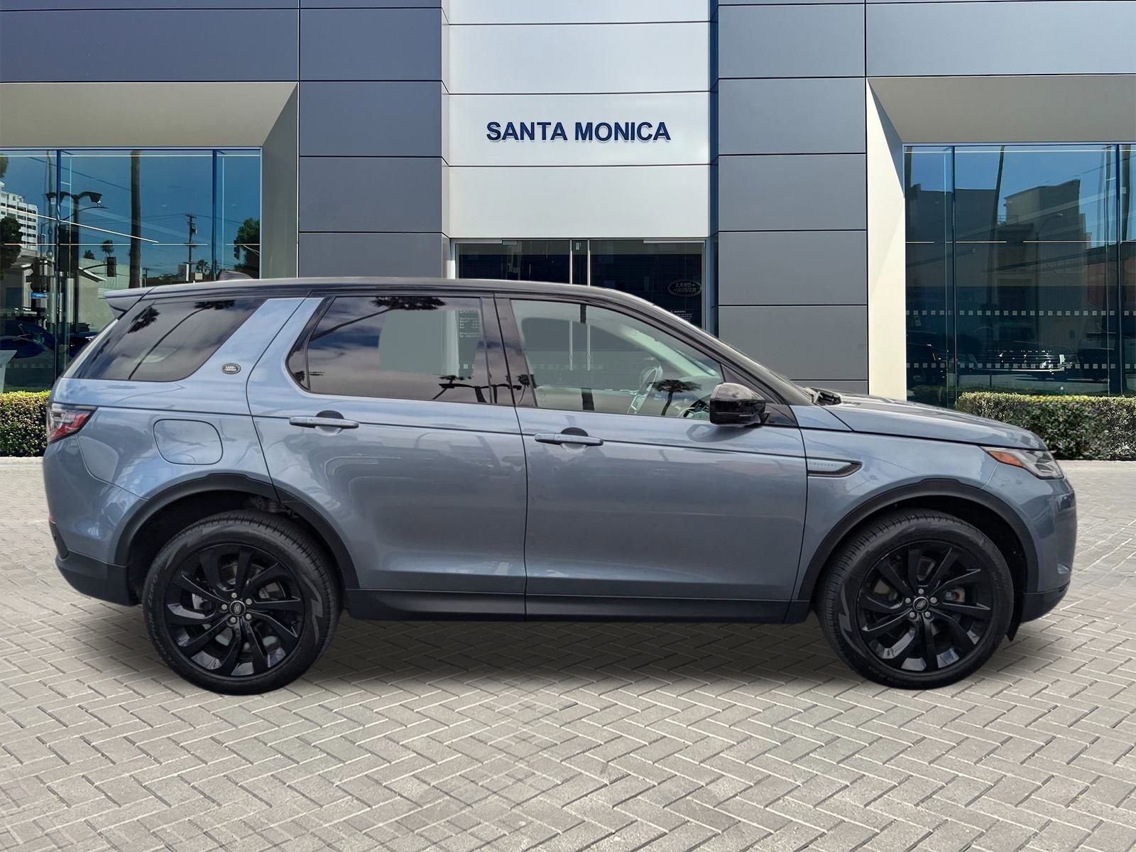 2023 Land Rover Discovery Sport SE photo 4
