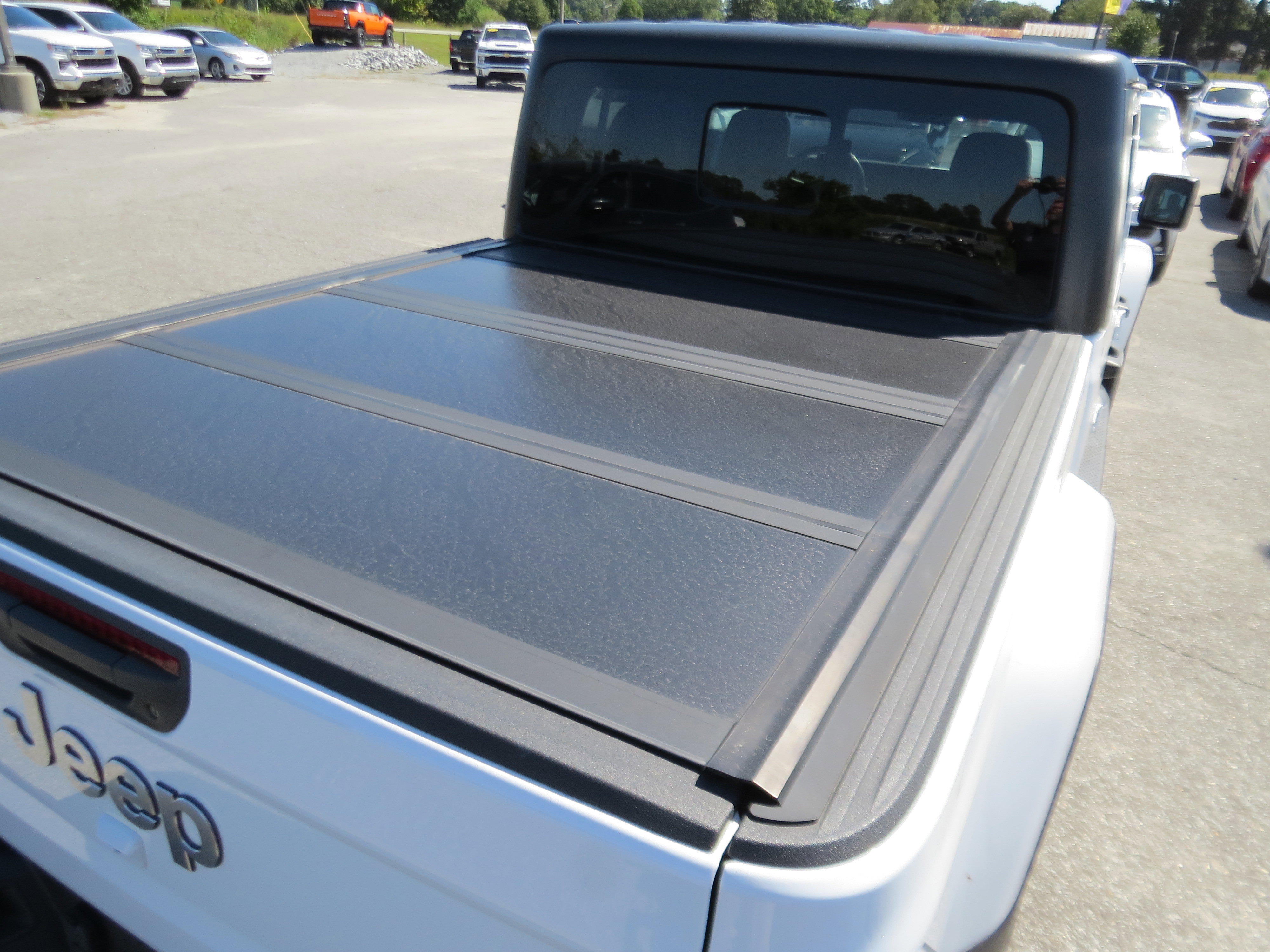 2023 Jeep Gladiator Overland photo 21