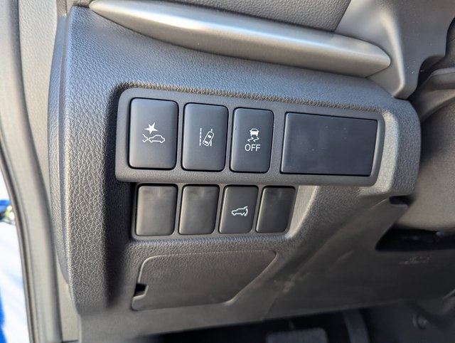 2025 Mitsubishi Eclipse Cross SE photo 6