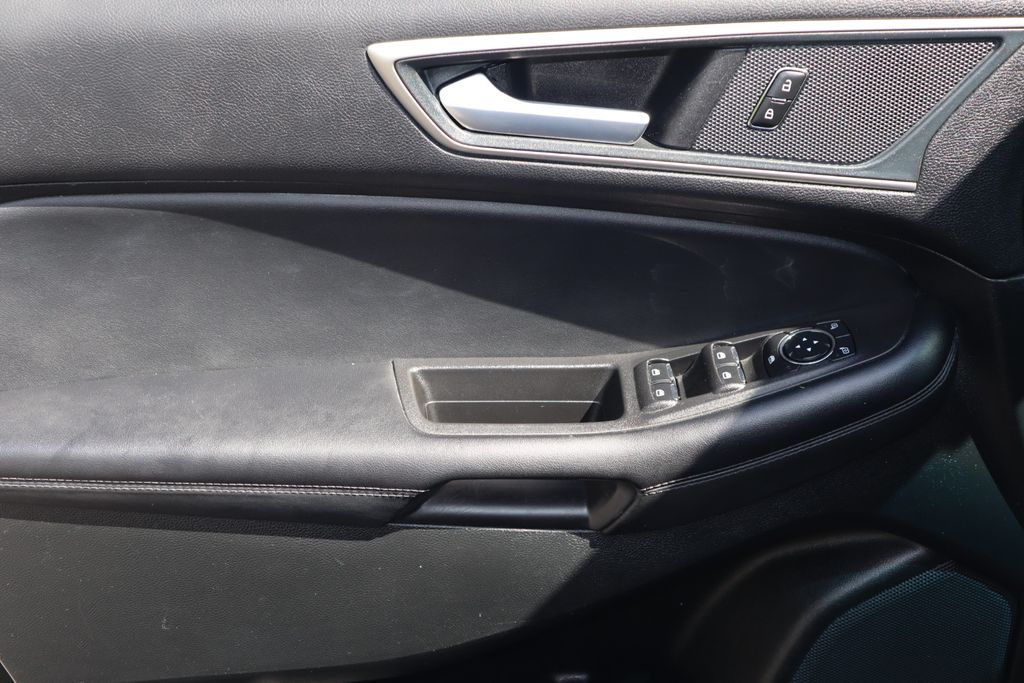 2024 Ford Edge SEL photo 17