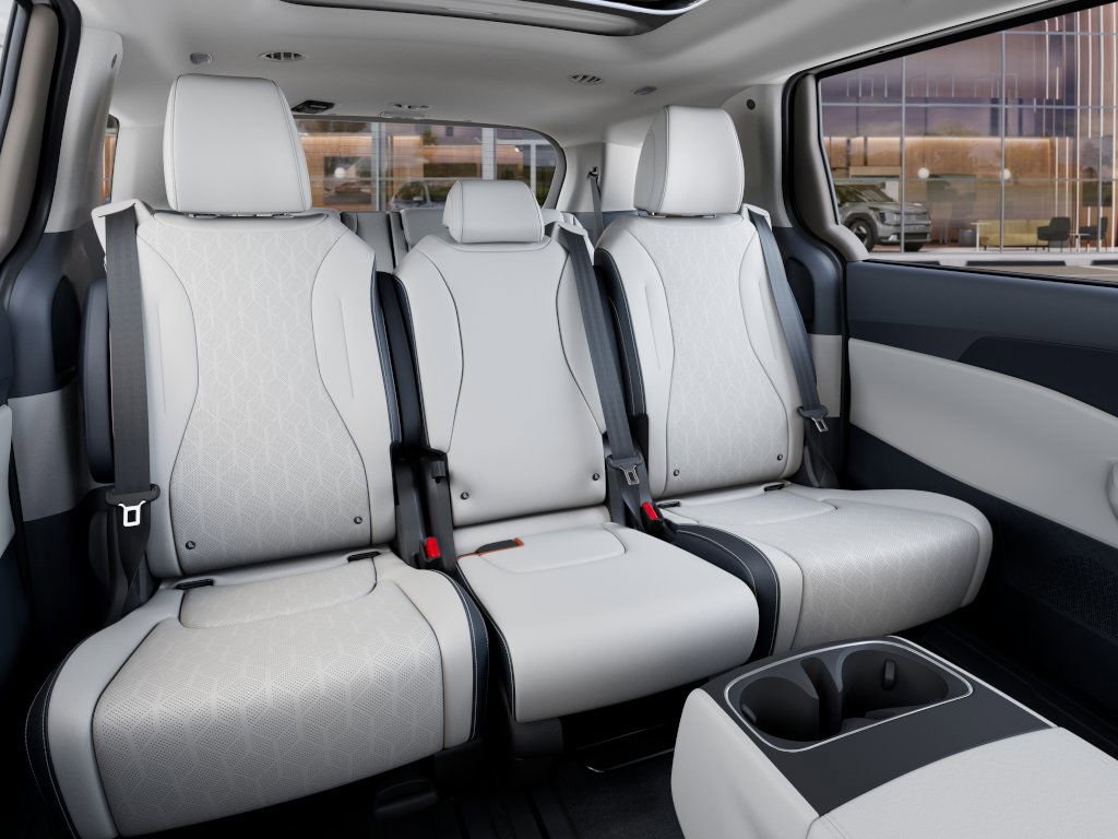 2026 Kia Carnival SX photo 16