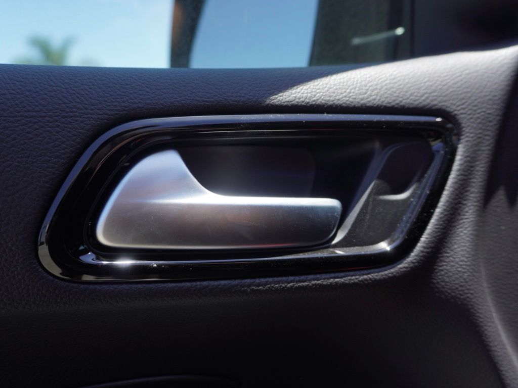 New 2024 Octane Red Pearl-Coat Exterior Paint Dodge SXT Blacktop image 11