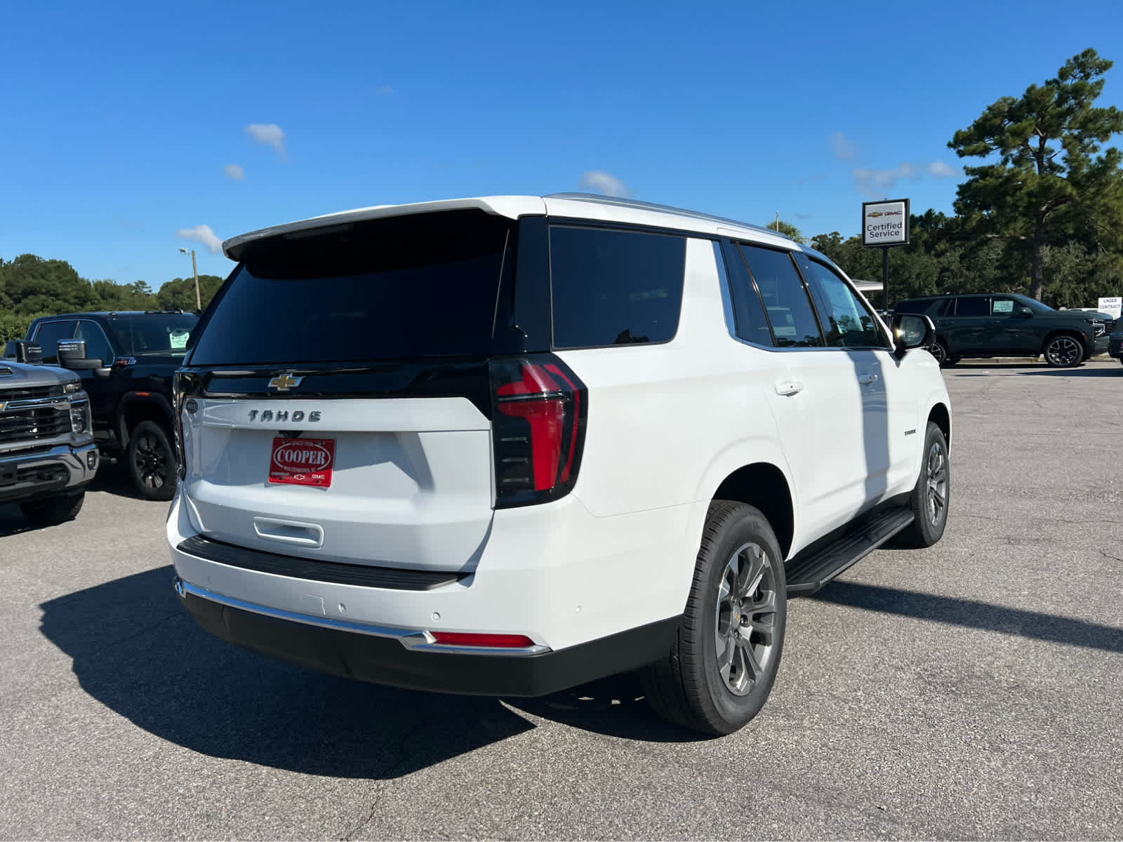 2025 Chevrolet Tahoe LS photo 3