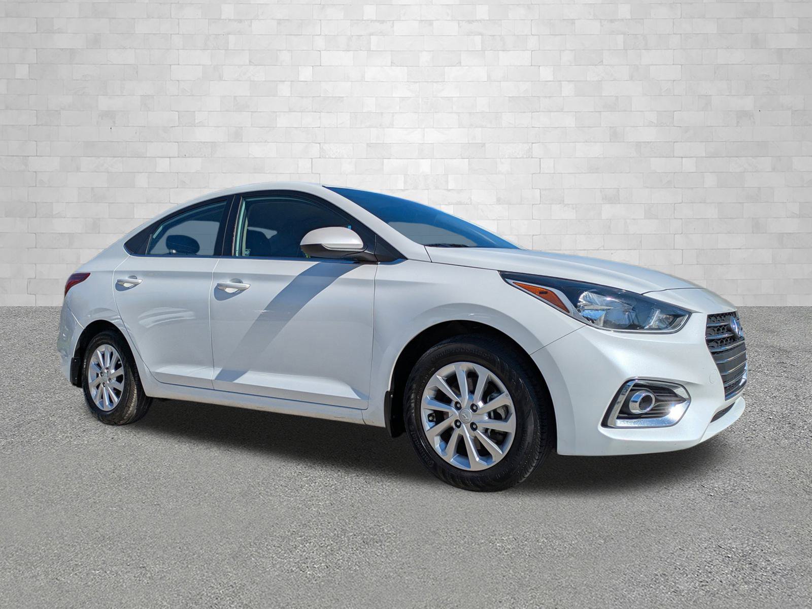 2021 Hyundai Accent SEL's photo