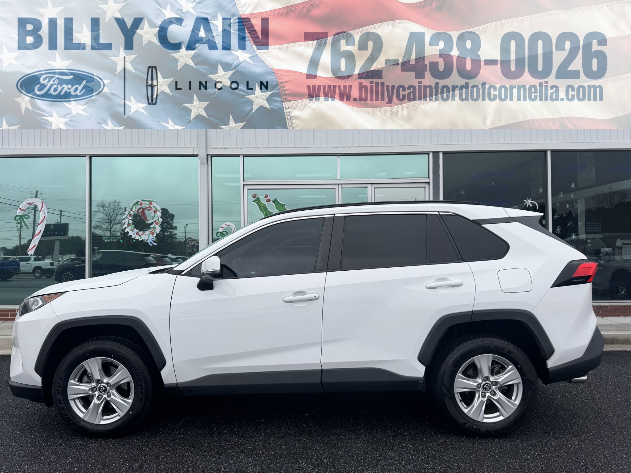 2020 Toyota RAV4 XLE's photo