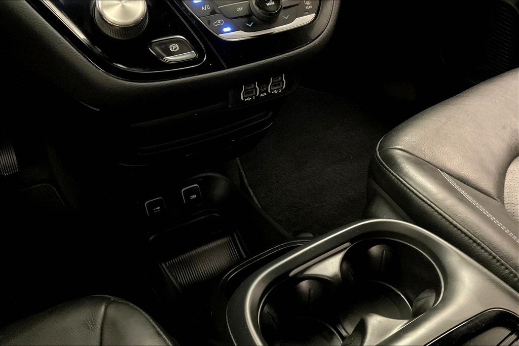 2021 Chrysler Pacifica Touring L photo 31