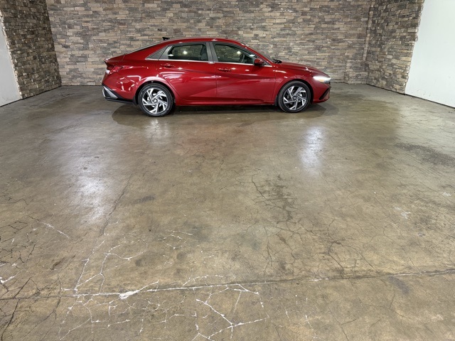 2025 Hyundai Elantra SEL Convenience photo 4
