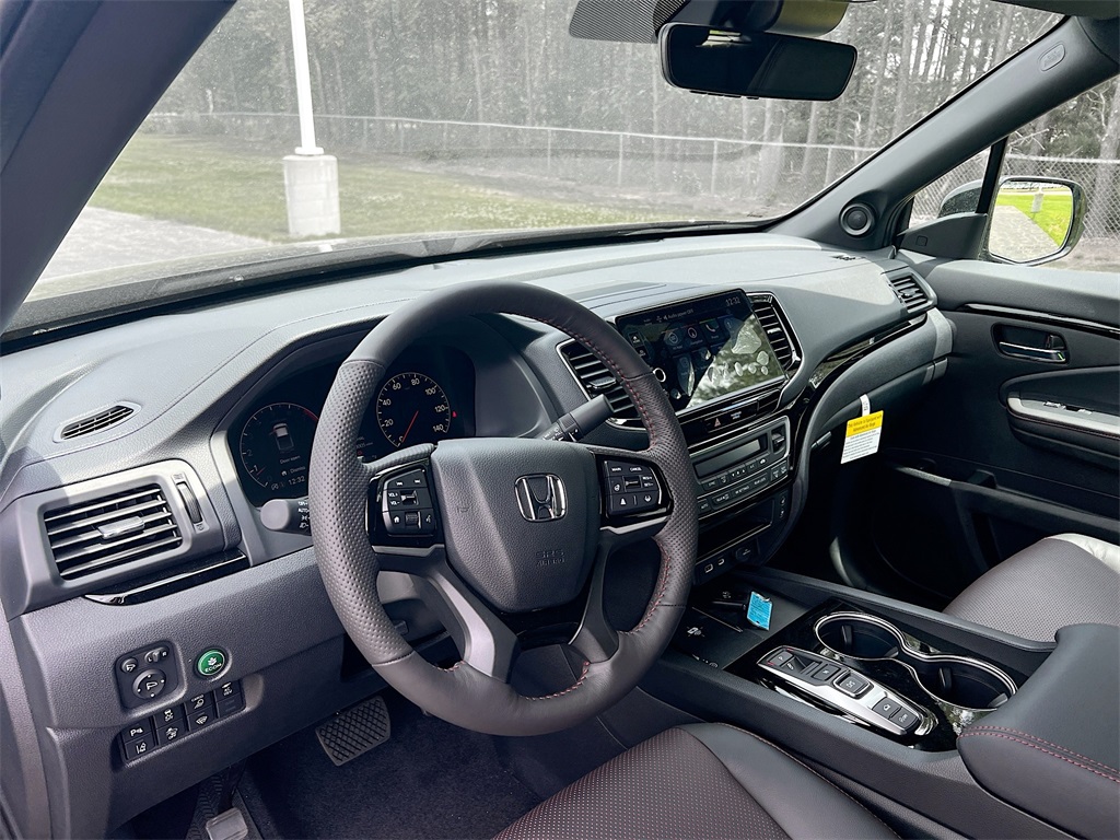 2025 Honda Ridgeline Black Edition photo 17