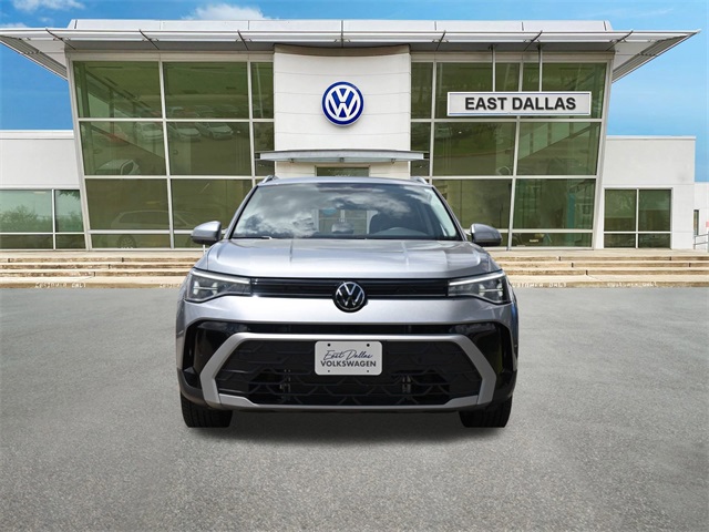 2025 Volkswagen Taos SE photo 4