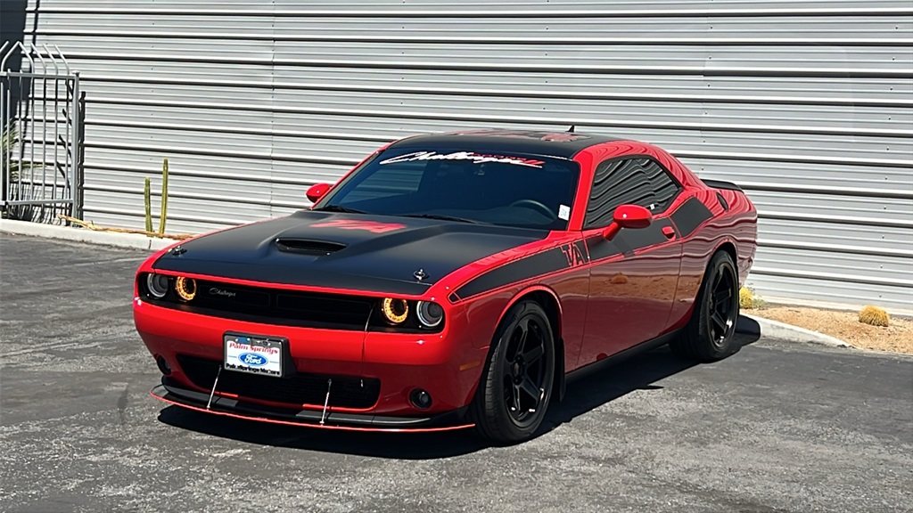 2017 Dodge Challenger R/T photo 2