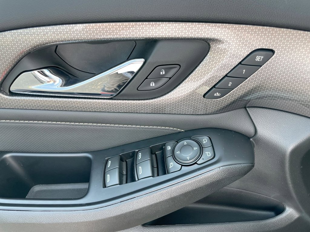 2023 Chevrolet Traverse Premier photo 23