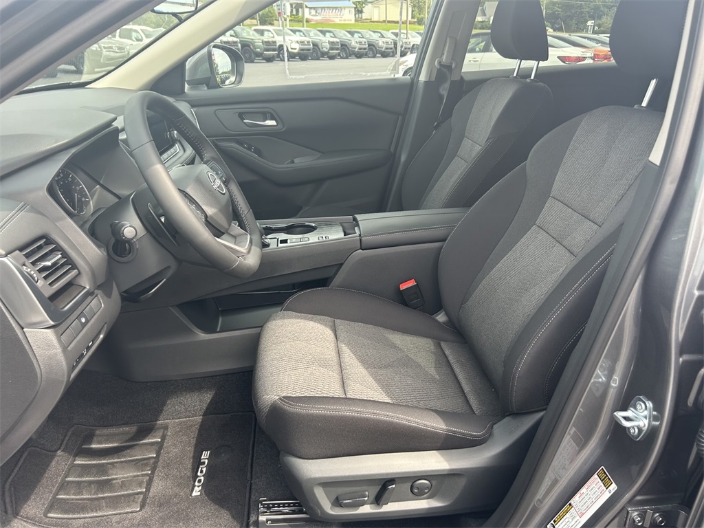 2026 Nissan Rogue SV photo 19