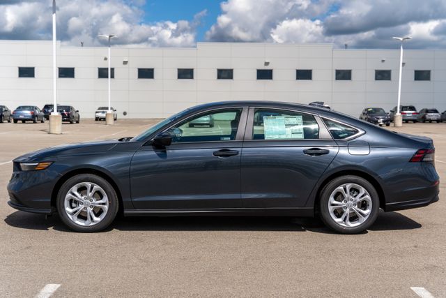 2025 Honda Accord 1.5T LX photo 4