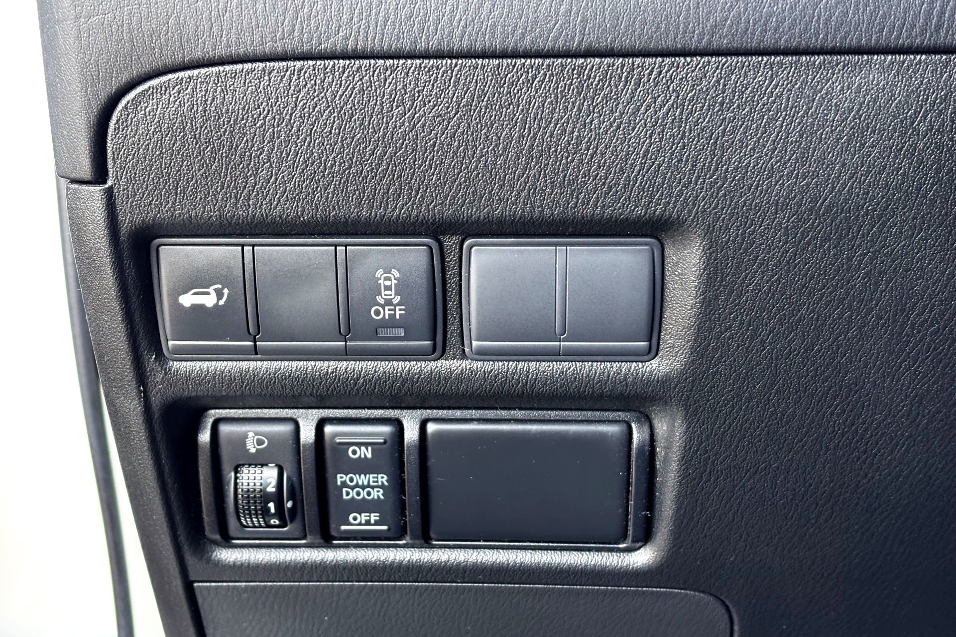 2017 Nissan Armada SV photo 15