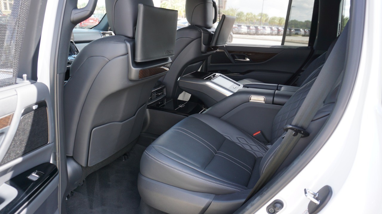 2023 Lexus LX 600 Ultra Luxury photo 32