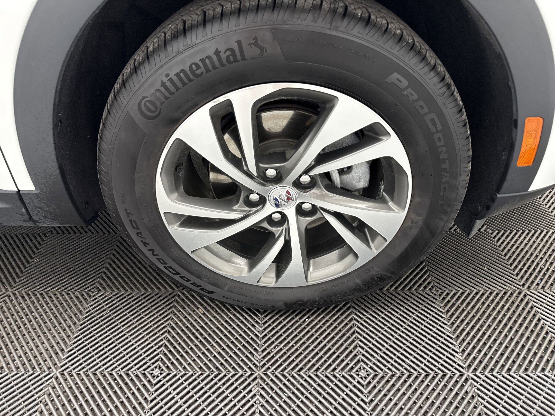 2022 Buick Envision Essence photo 22