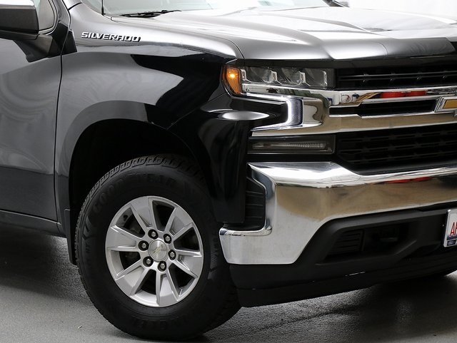 2019 Chevrolet Silverado 1500 LT photo 3