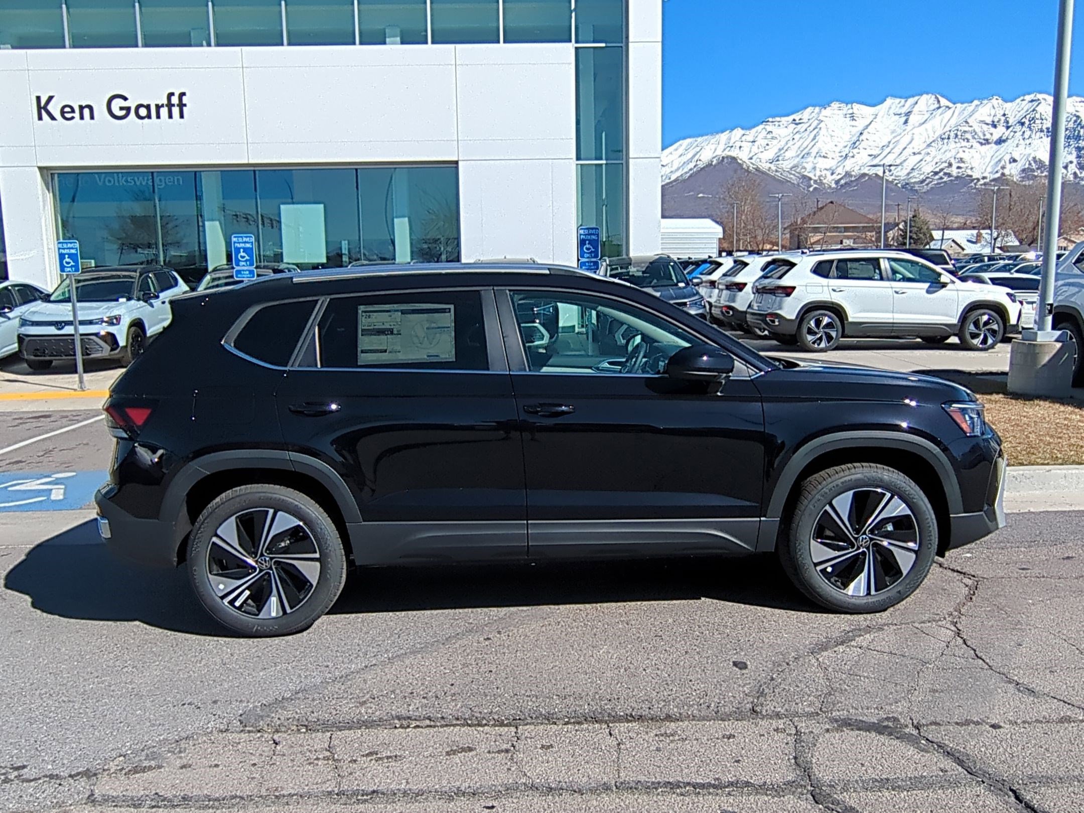 2025 Volkswagen Taos SE photo 2