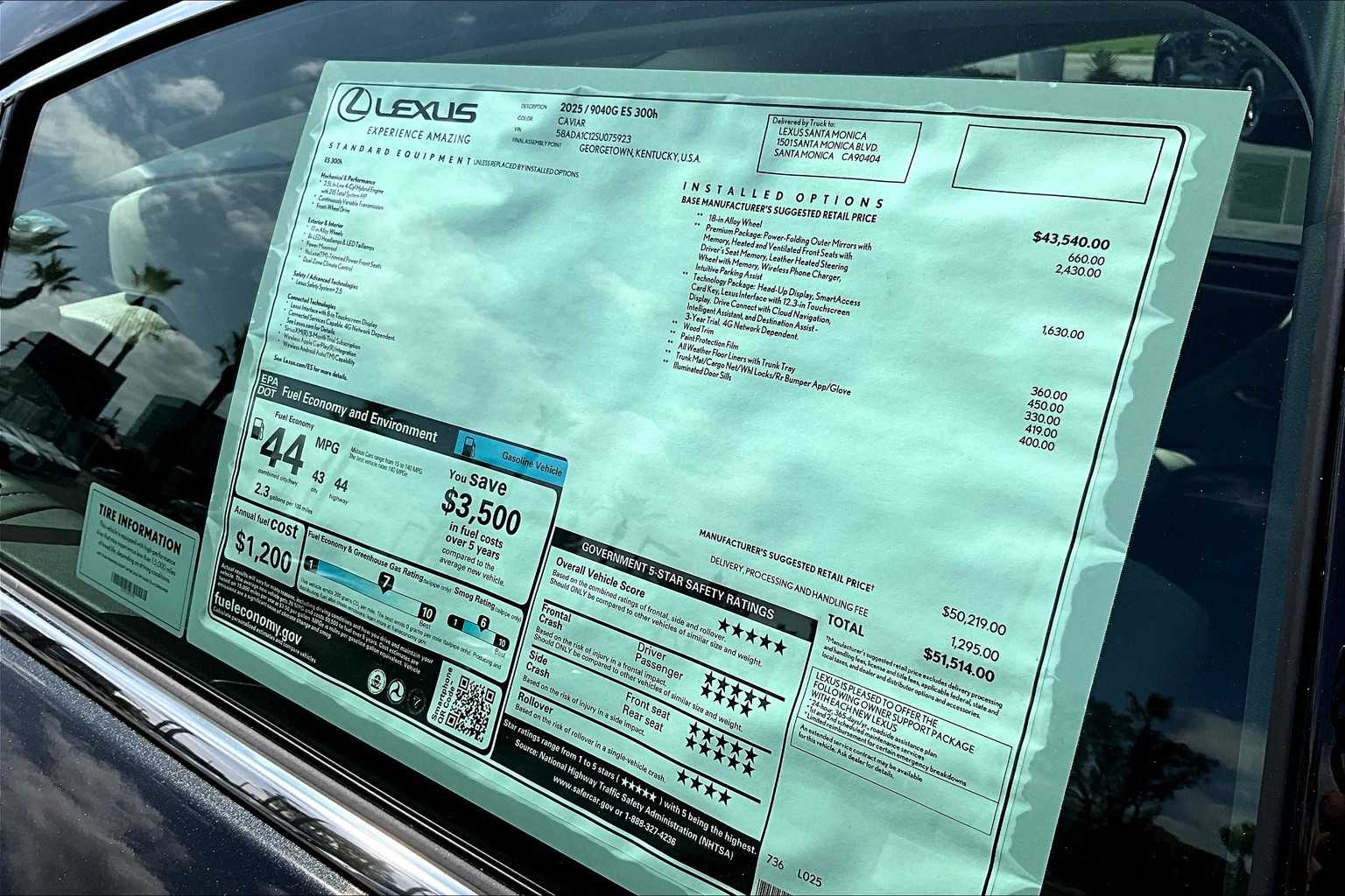2025 Lexus ES 300h photo 20