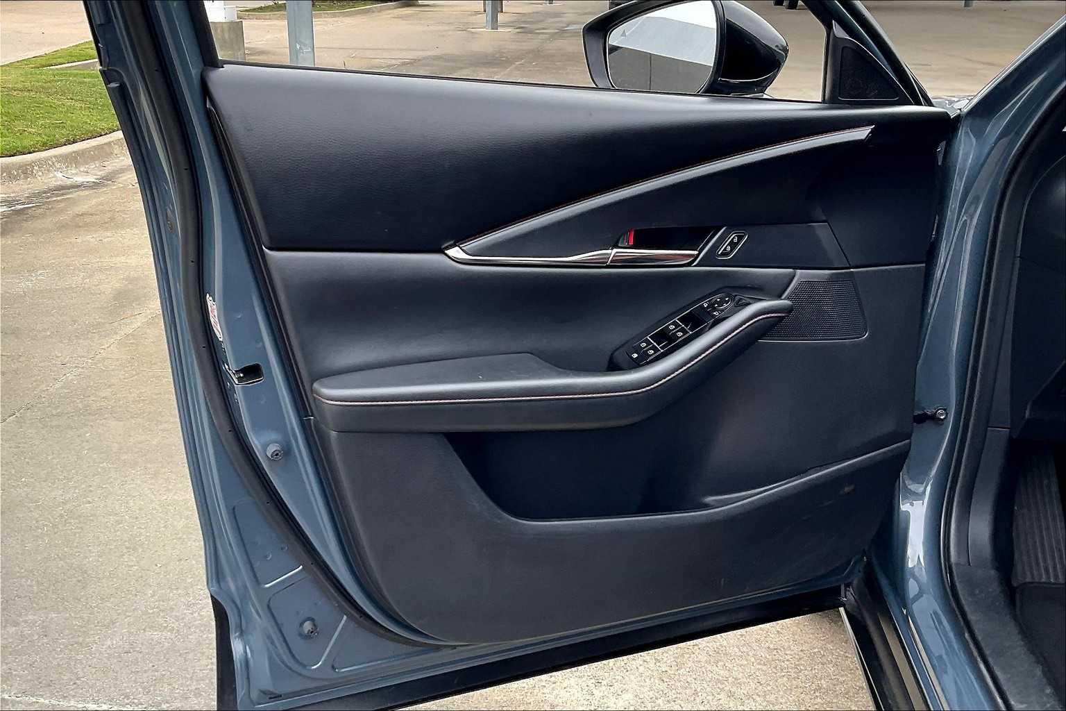 2024 Mazda CX-30 2.5 S Carbon photo 19