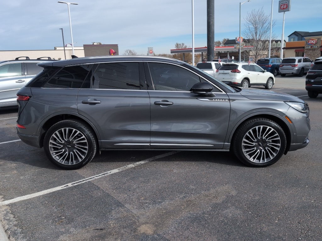 2021 Lincoln Corsair Reserve photo 4