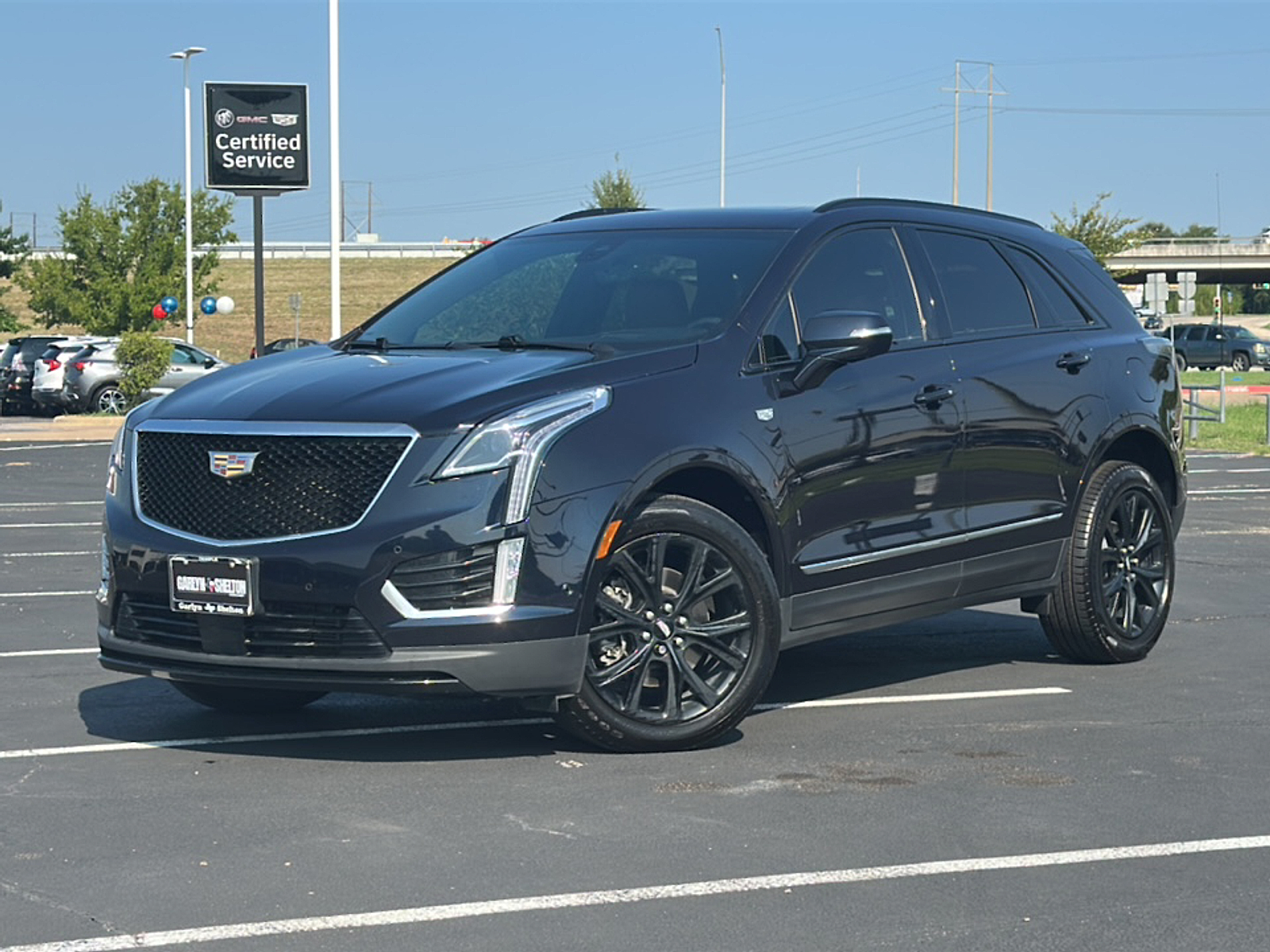 2021 Cadillac XT5 Sport photo 2