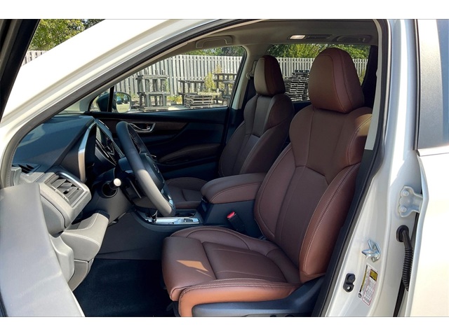 2025 Subaru Ascent Touring photo 19
