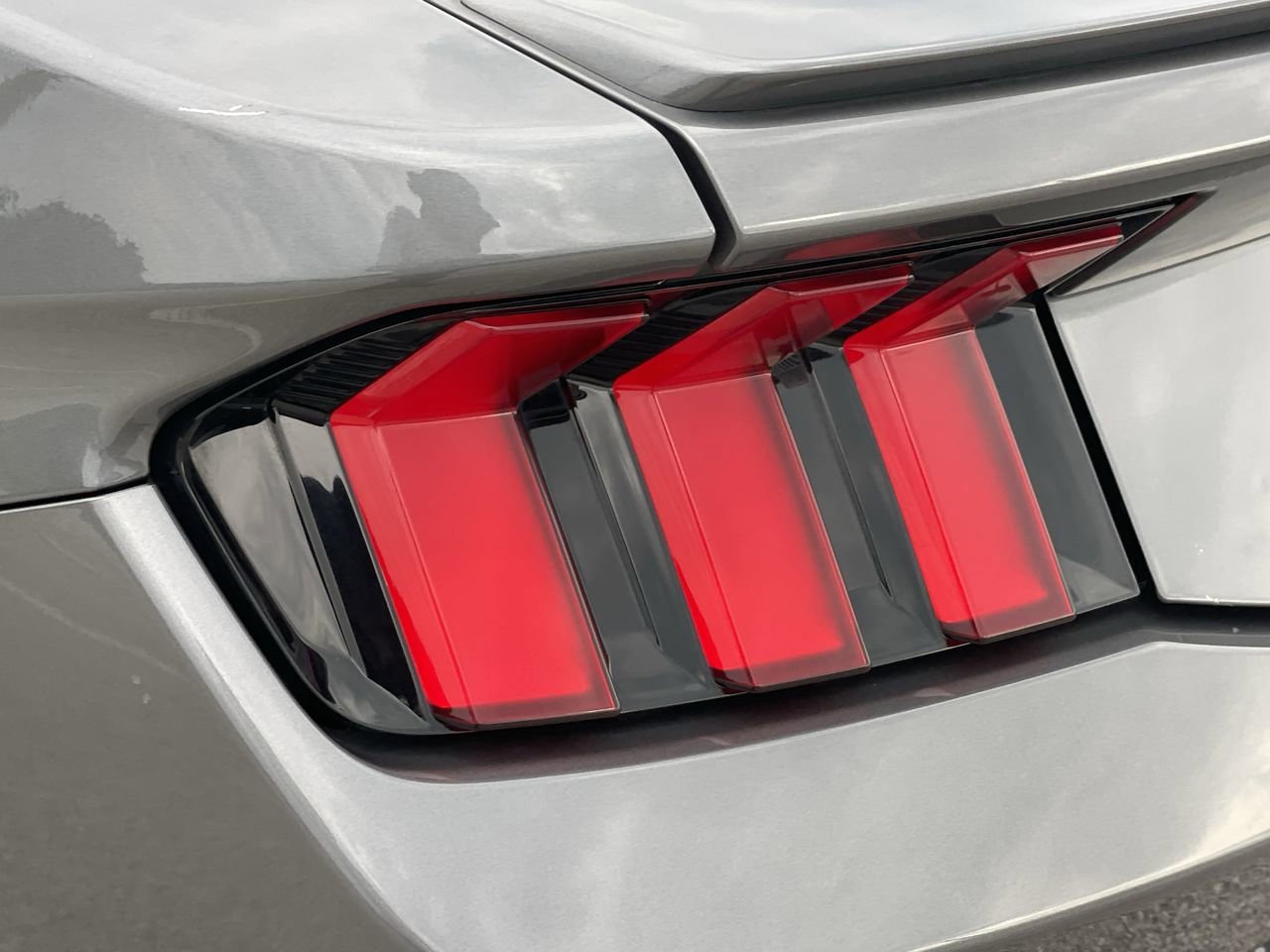 2024 Ford Mustang EcoBoost Premium photo 7