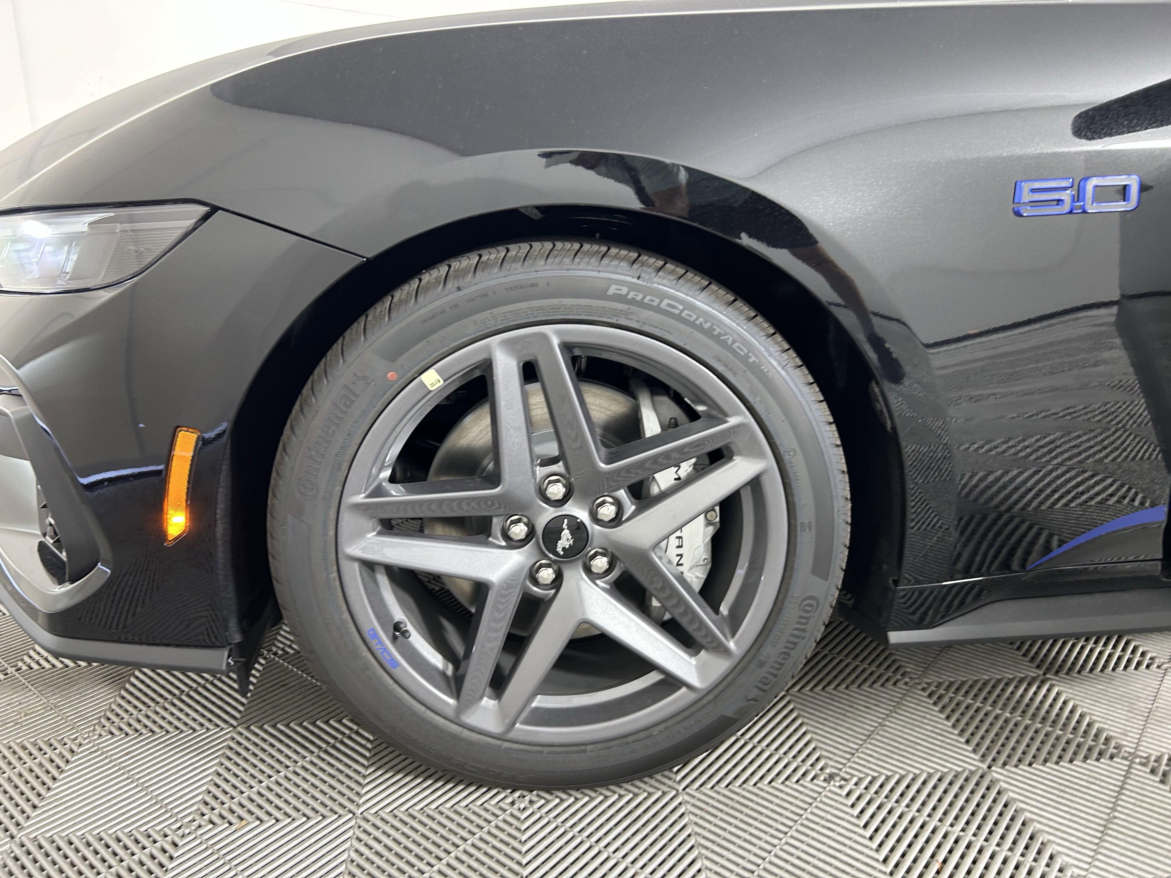 2025 Ford Mustang GT Premium photo 4