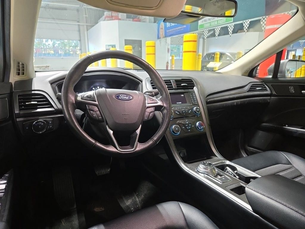 2018 Ford Fusion SE photo 4