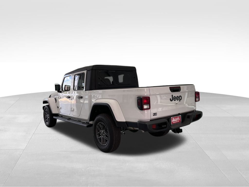 2025 Jeep Gladiator Sport S photo 3